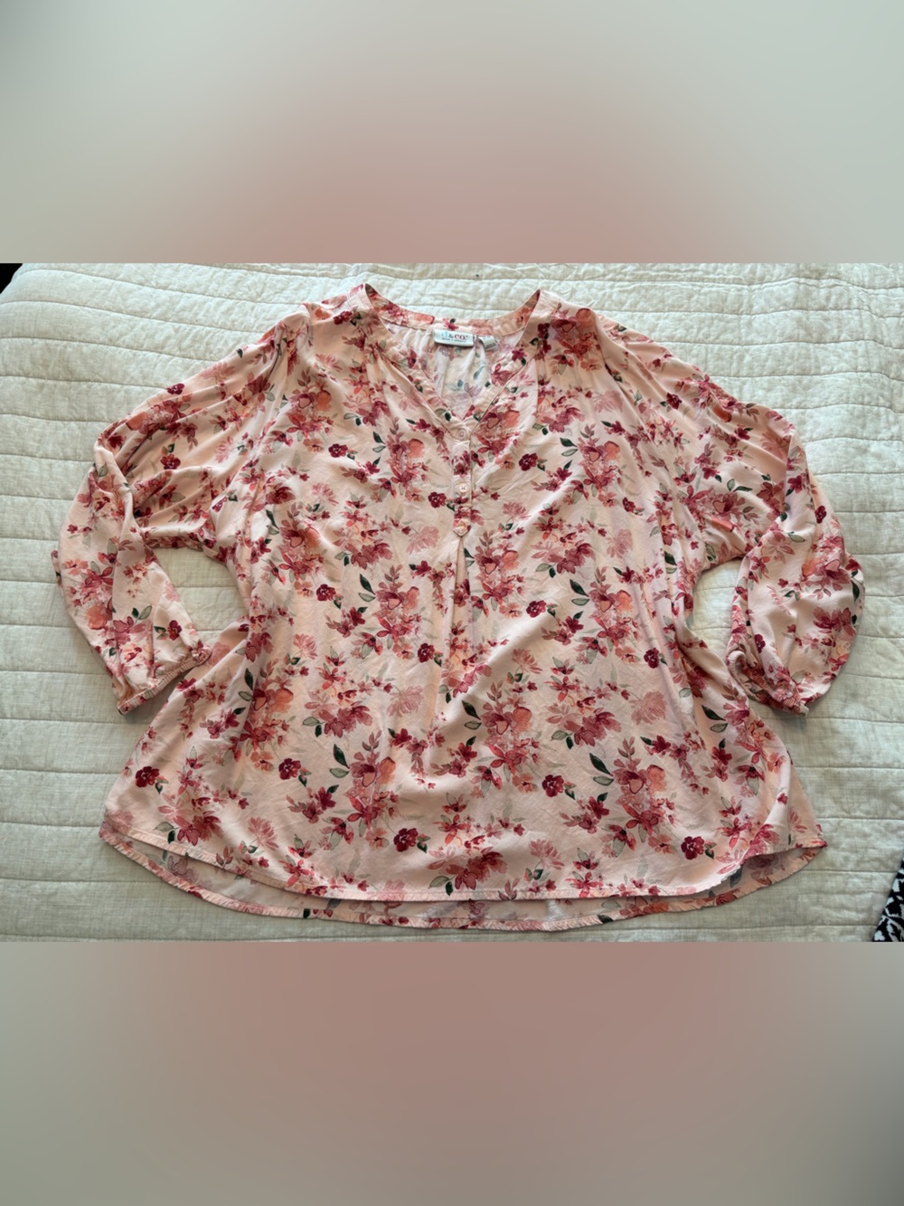 Denim&Co Soft Pink Floral V-Neck Women's Top